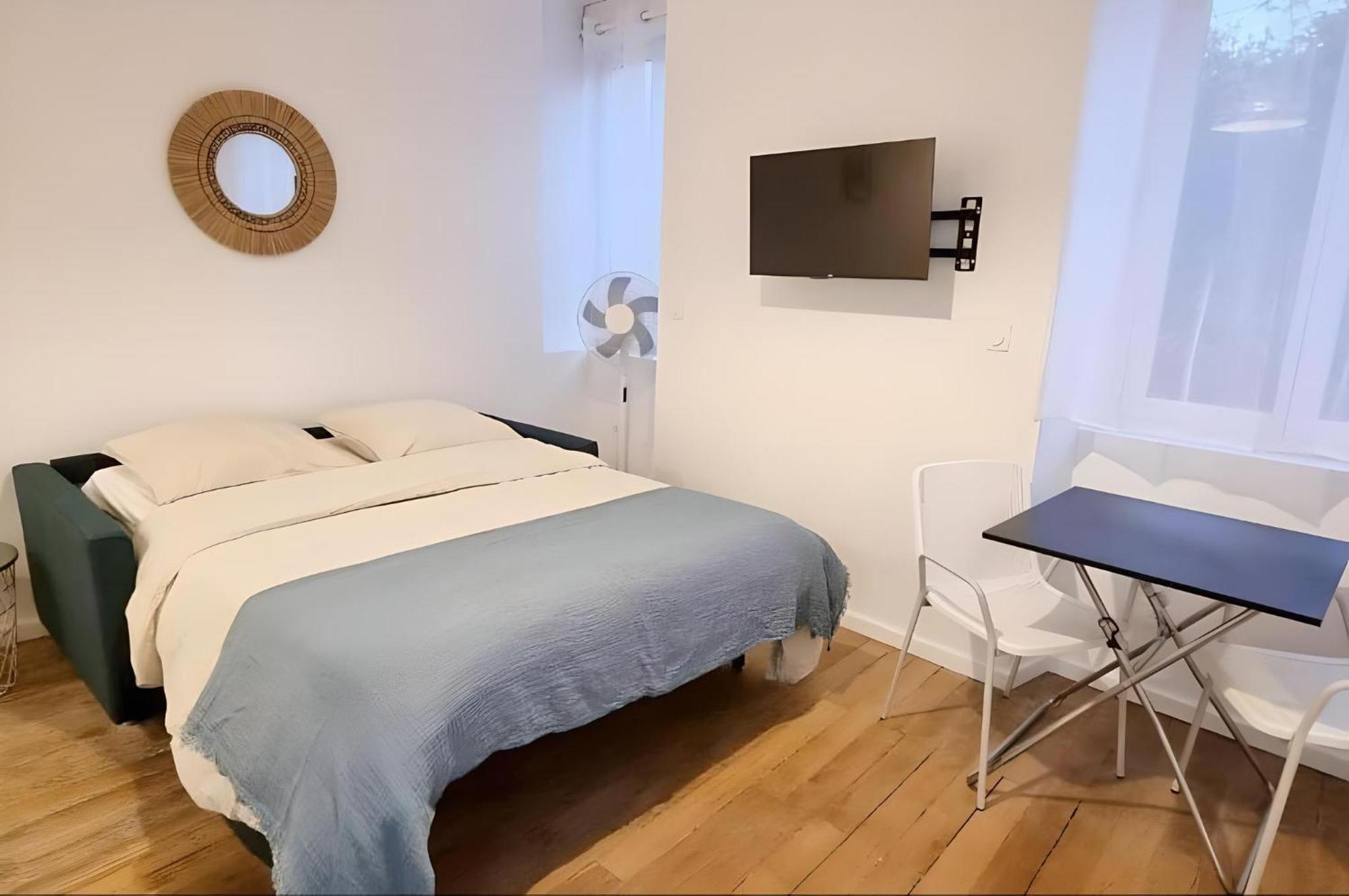 Large Studio Lumineux Et Neuf, Parking Gratuit Châteauroux Екстериор снимка